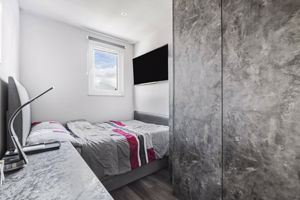 Bedroom- click for photo gallery